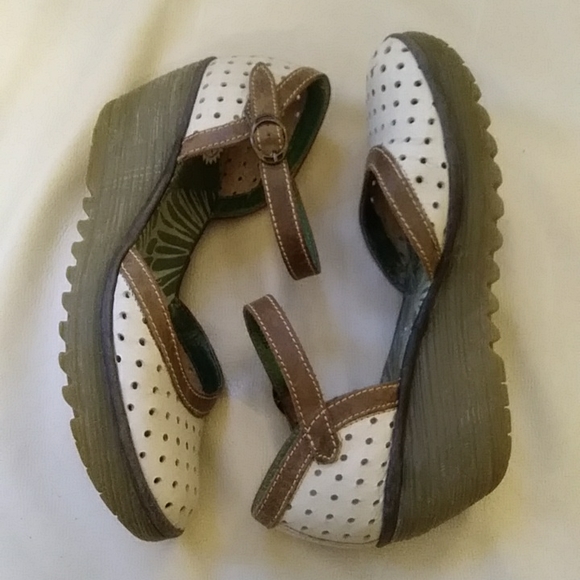 Fly London white/brown wedge Sz40 - Picture 3 of 8